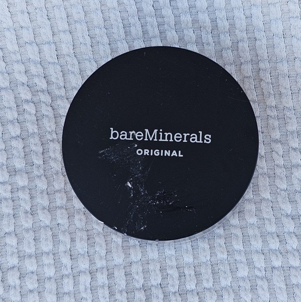bareMinerals Original Loose Powder Foundation with SPF 15 Shade Light 08 - Picture 2 of 4